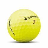 Gele Taylormade Tour Response golfballen met logo, het logo van Taylormade afgebeeld op de bal