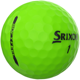Groene Srixon Soft Feel Brite golfballen met logo, het logo van Srixon afgebeeld op de bal met het lijntje op de golfbal