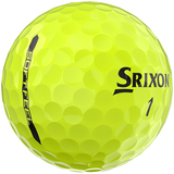 Gele Srixon Soft Feel golfballen met logo, het logo van Srixon afgebeeld op de bal met het lijntje op de golfbal