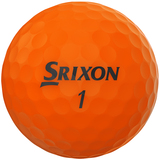 Oranje Srixon Soft Feel Brite golfballen met logo, het logo van Srixon afgebeeld op de bal