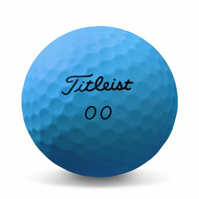Blauwe Titleist Velocity golfballen met logo, het logo van Titleist afgebeeld op de bal