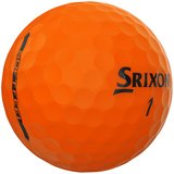 Oranje Srixon golfballen met logo, het logo van Srixon afgebeeld op de bal met het lijntje op de golfbal