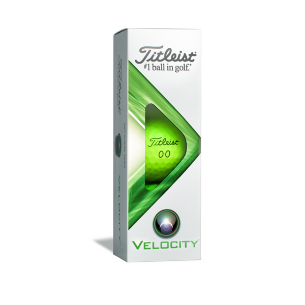 Groene Titleist Velocity golfballen met logo, de golfballen zitten verpakt in een doosje van drie